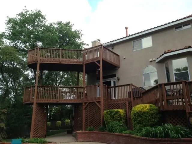 Multi-level redwood deck built by Valley Home Construction
